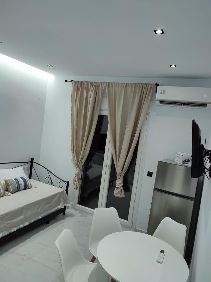 Alexander Luxury Apartments & Studios Метаморфоси Екстериор снимка