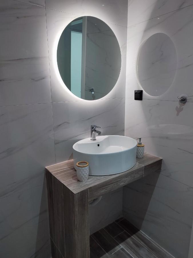 Alexander Luxury Apartments & Studios Метаморфоси Екстериор снимка