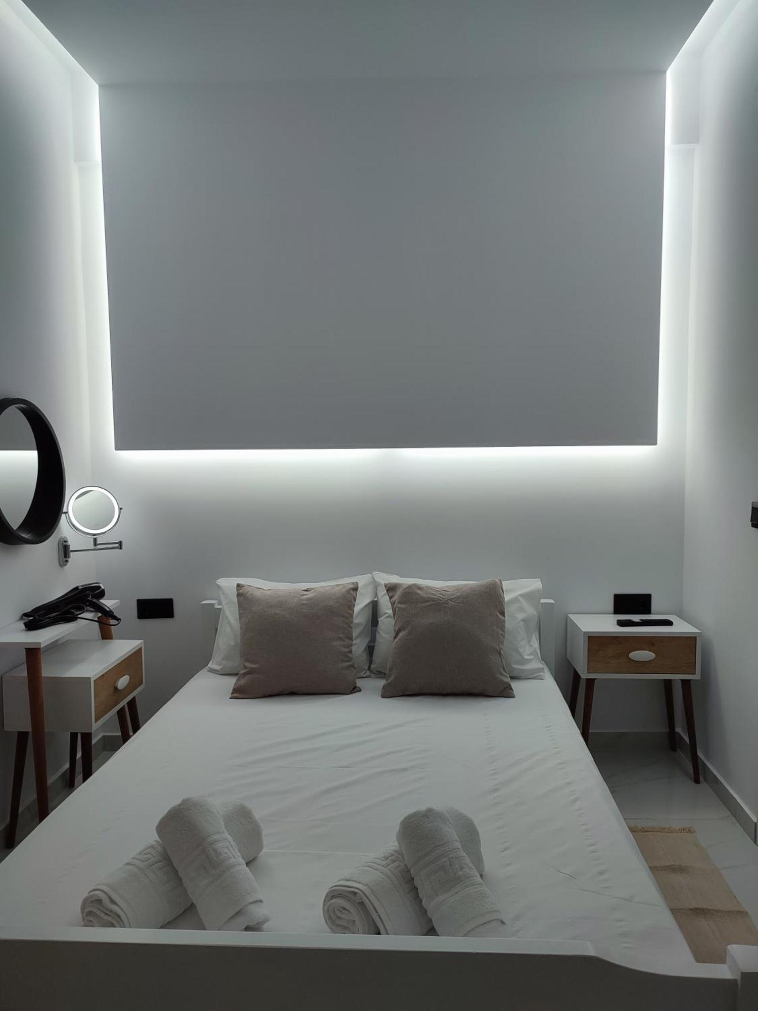 Alexander Luxury Apartments & Studios Метаморфоси Стая снимка